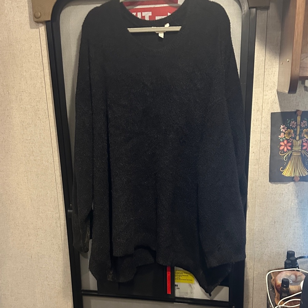 Time and Tru Black Crew Neck Sweater
